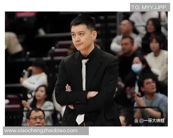 杨鸣:辽篮处于球队大变后的阵痛期,关键时刻没有人能安排处理